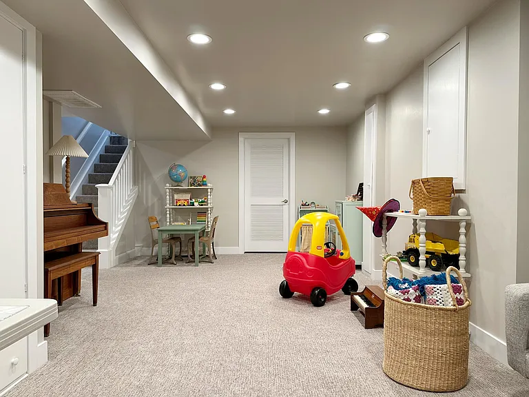 1809 E Blaine Ave — Photo 14