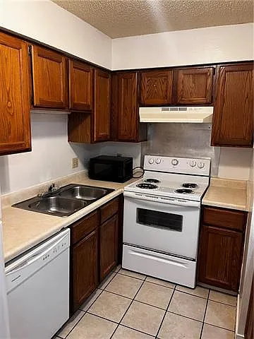 612 Rue Saint Martin #D — Photo 4