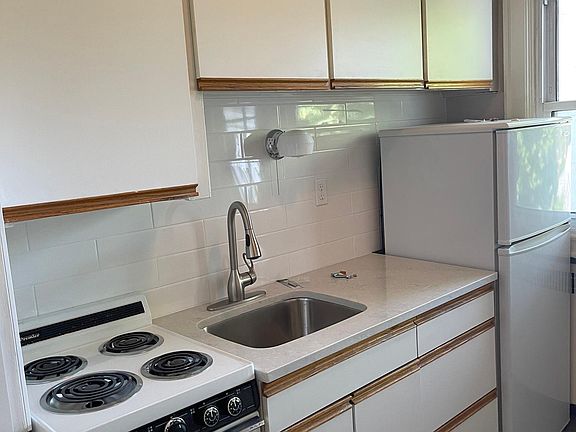 4th image of 418 Richmond Ave #4