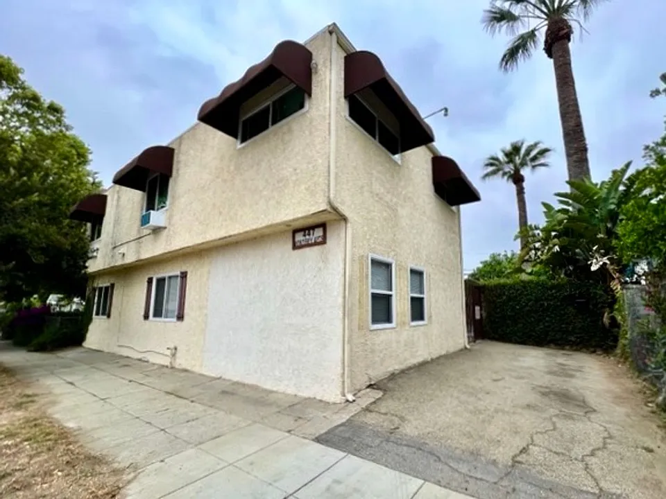 447 W Monterey Ave