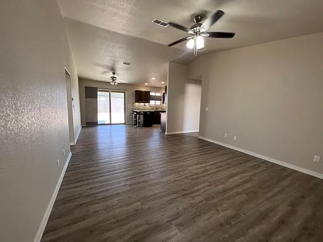 2843 E Luna Vis — Photo 8