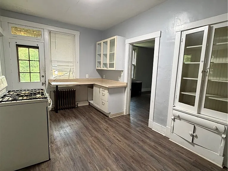 11 Maplewood Ave — Photo 12