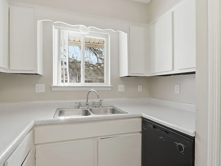 The Eclipse Apartment Homes — Photo 38