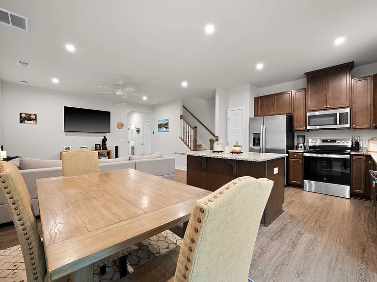 1051 Crescent Cove Ln — Photo 21