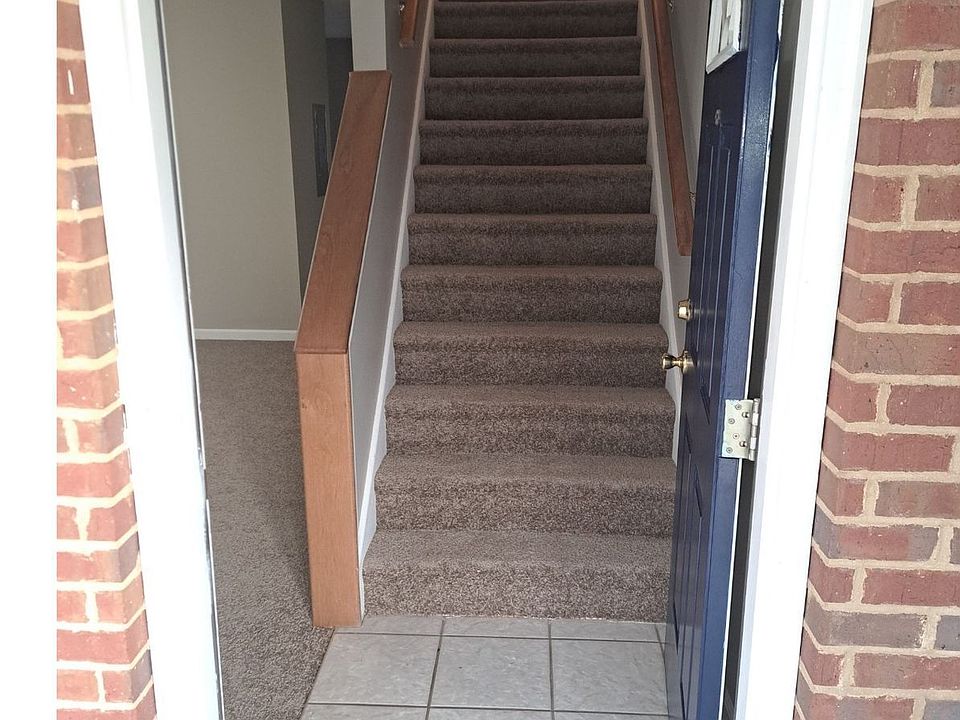 2nd image of 1830 N Ridge Dr Unit A
