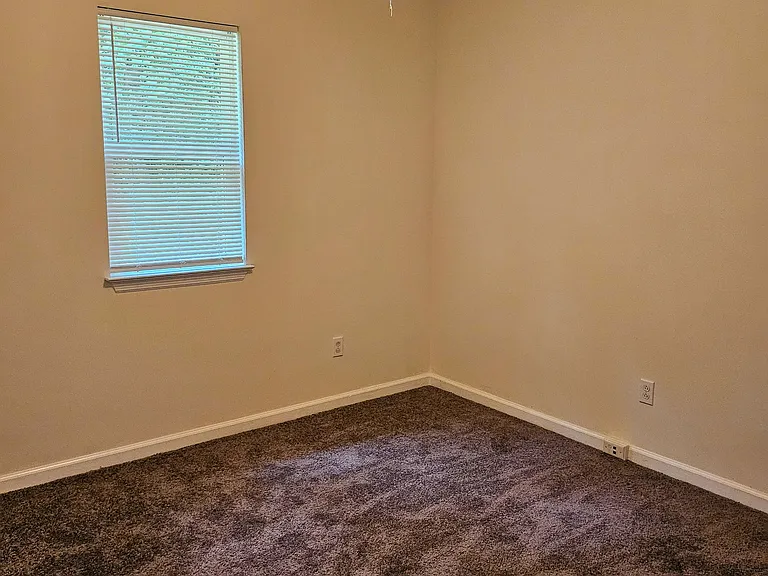 1151 Hunter Trl — Photo 10