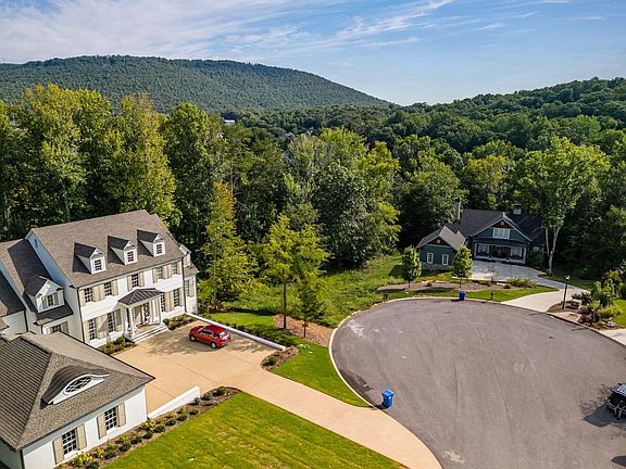 2nd image of 714 Wildrose Ln