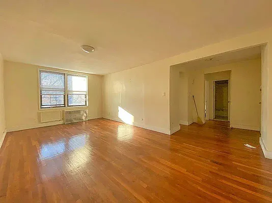 Living room, photo 2