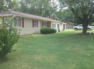 1016 W 9th St, Chanute, KS 66720