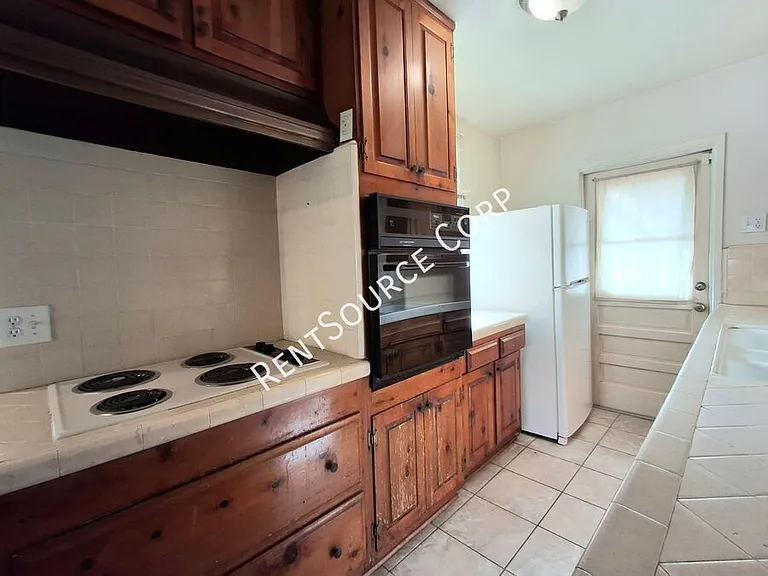 24654 Walnut St — Photo 9