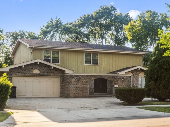 818 Prairie Lawn Rd, Glenview, IL 60025