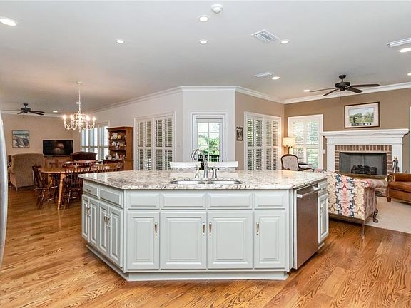 5th image of 6612 Crystal Ct N
