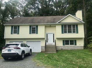 16 Dunn Hill Rd, Durham, CT 06422