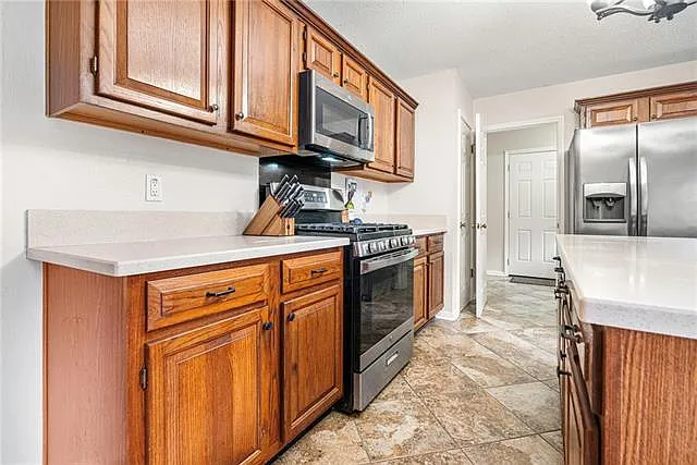 115 Aberdeen Dr — Photo 11