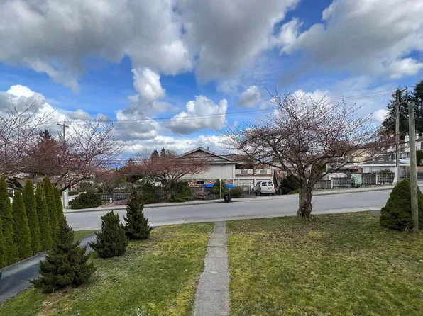 556X Sussex Ave, Burnaby, BC V5H 3B1