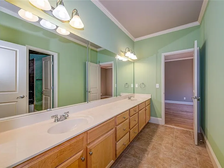 950 Glengate Pl — Photo 27