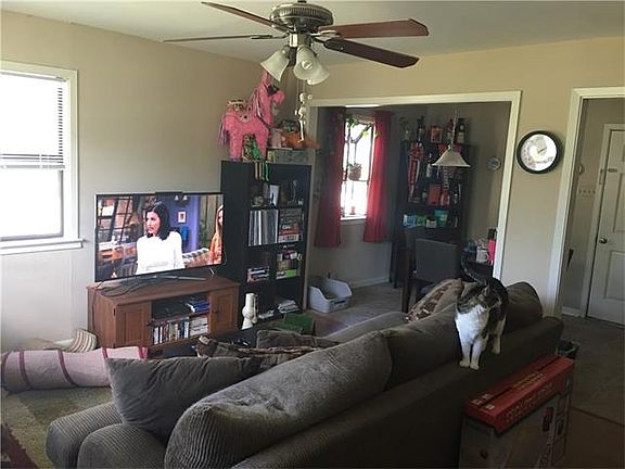 3rd image of 504 Wilmes Dr