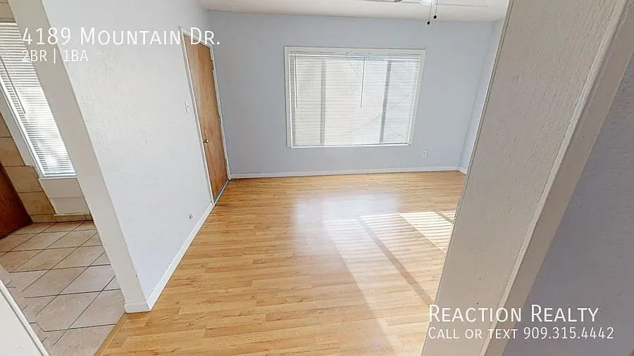 Just Reduced for a Fast Lease! Charming single-story bungalow 2/1 — Photo 3