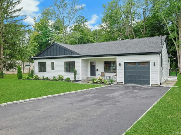 100 Hazelton Circle, Briarcliff Manor, NY 10510