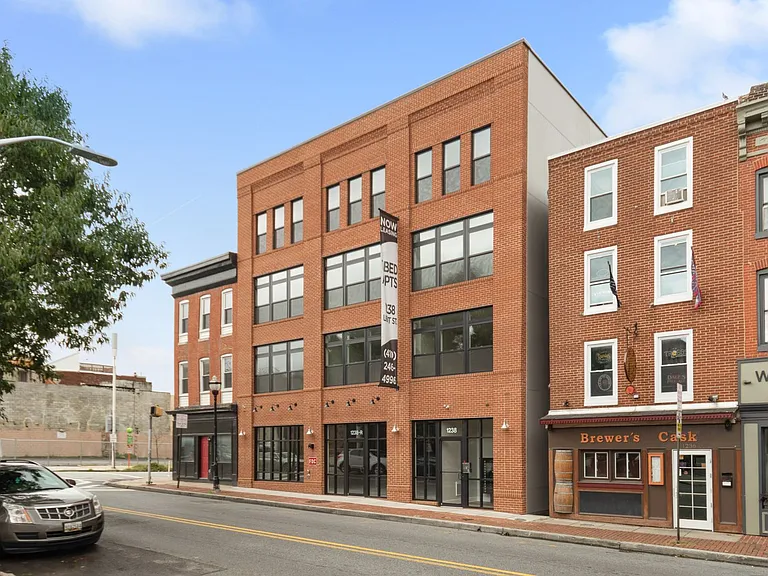1238 Light St — Photo 13