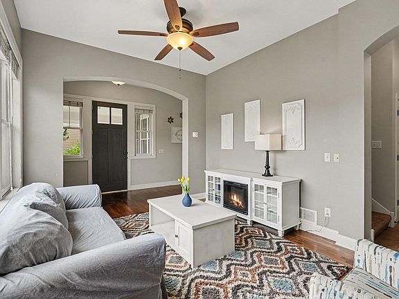 4th image of 11665 Azure Ct