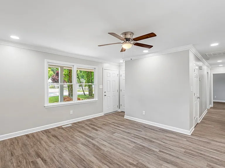 4120 Elmyra Dr — Photo 4