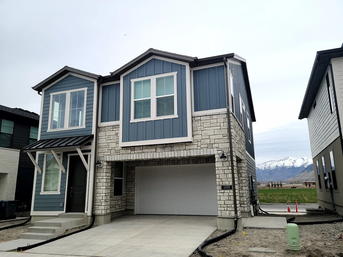 Building Photo - 1320 W Cornstalk Ln