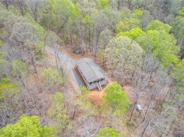 100 Quatrone Ct, Pittsville, VA 24139