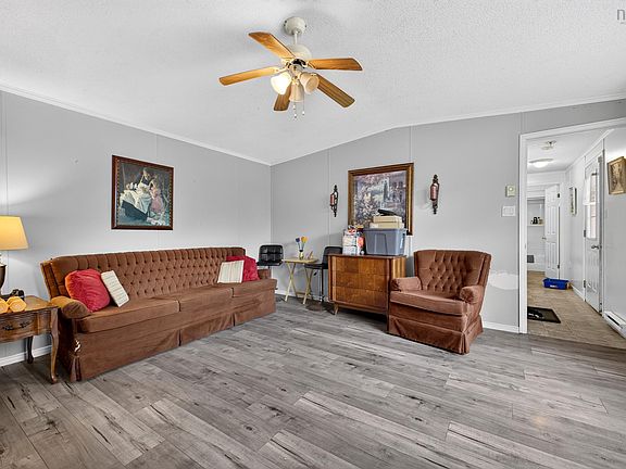 5th image of 1050 Waddens Ct