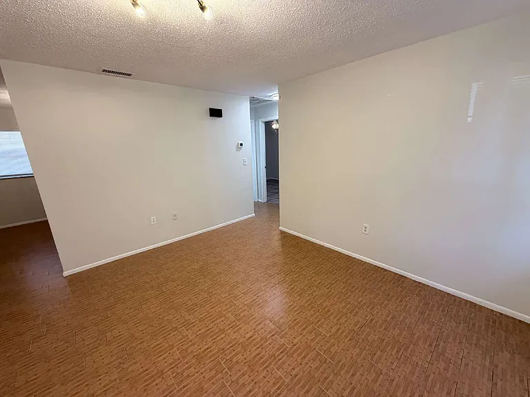 1211 Robert King High Dr — Photo 5