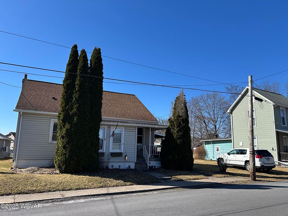 2nd image of 619 E Park St