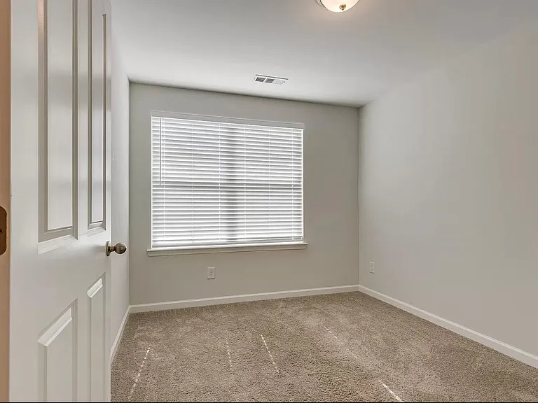 204 Kinsale Dr — Photo 22