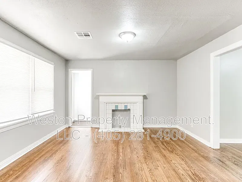 3 bed, 1.0 bath, 1259 sqft, $1,095 — Photo 2