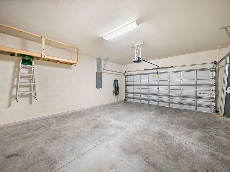 3685 E Hampton Cir — Photo 26
