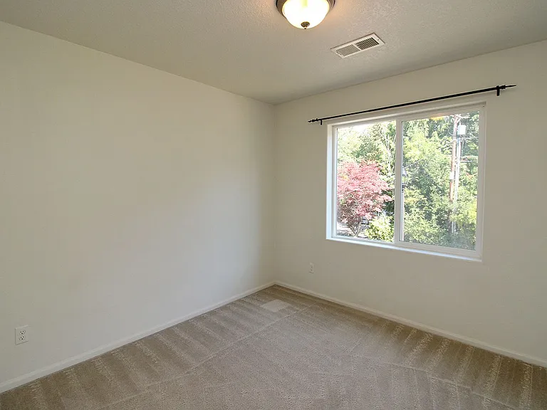 9946 NW Taylor St — Photo 23