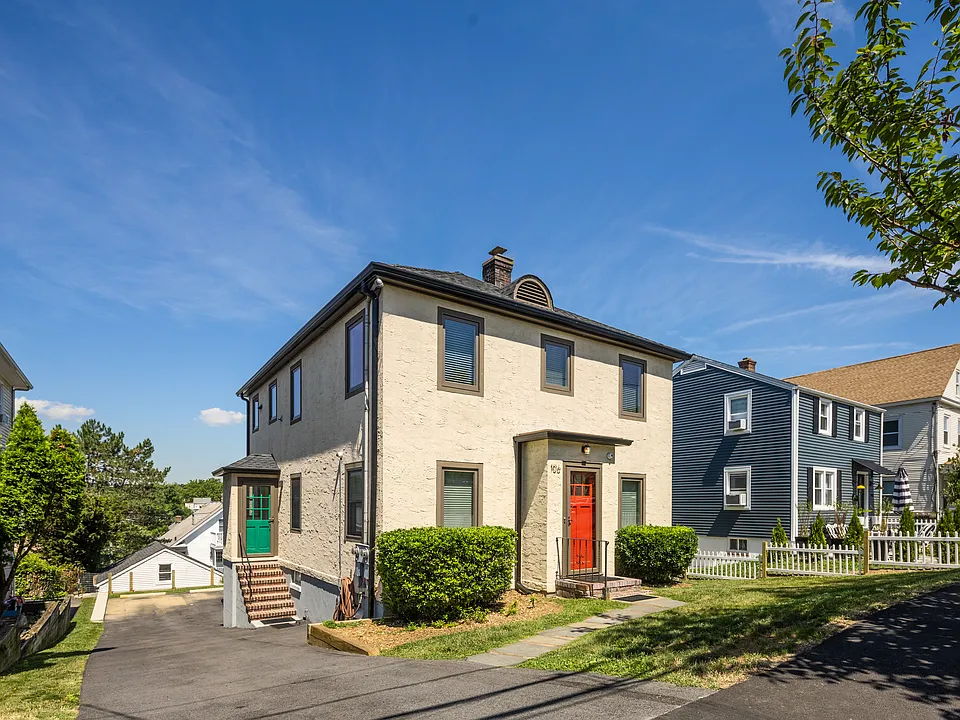 106 Henry St #A