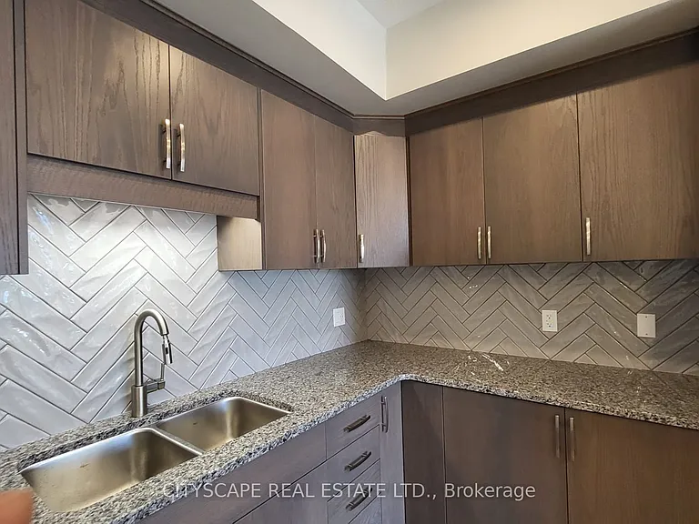 261 Woodbine Ave #C053 — Photo 13
