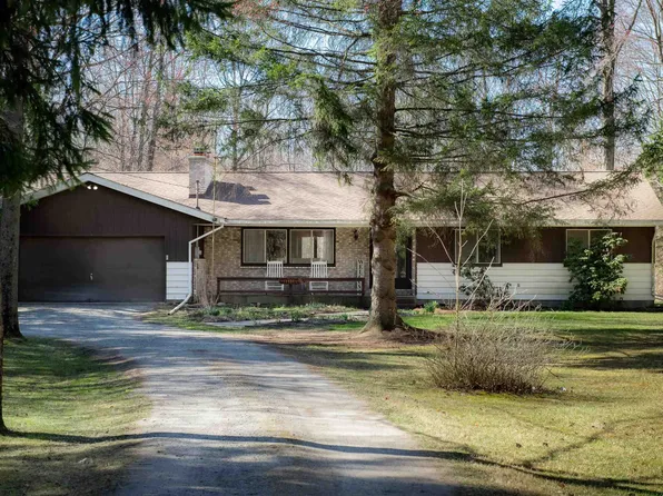 920 E Bombay Rd, Hope, MI 48628