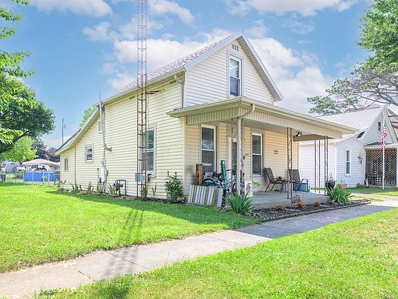 2nd image of 208 W Main St