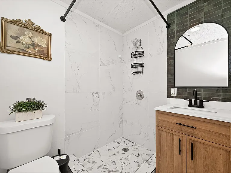 29403 Raestone St #B — Photo 8