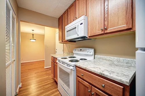 Highlands 2 bedroom apartment walking distance to Bardstown Road. Photo 1