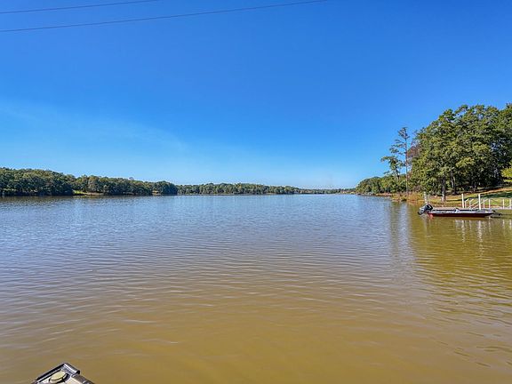 4th image of 200 S Pointe