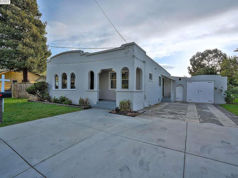 2nd image of 25281 Mohr Dr