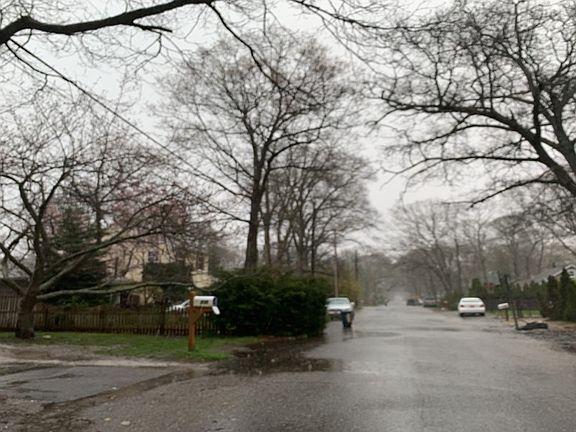 4th image of 191 Moriches Ave