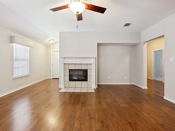 4th image of 315 Serenade Ln