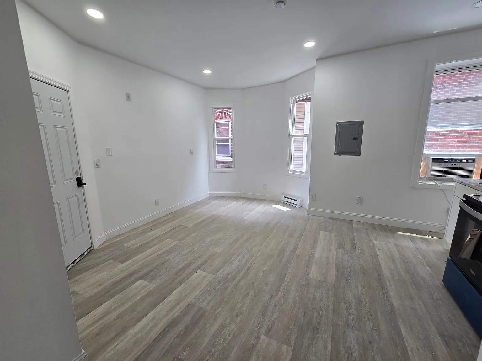 1 bed, 675 sqft, $1,400 — Photo 3