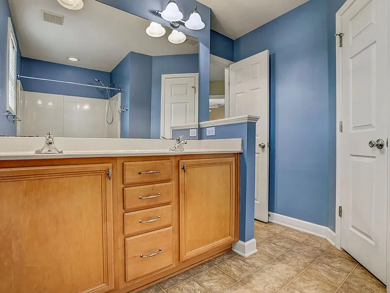 606 Center St — Photo 30