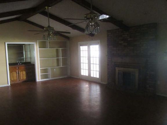 3rd image of 203 Oak Park Blvd