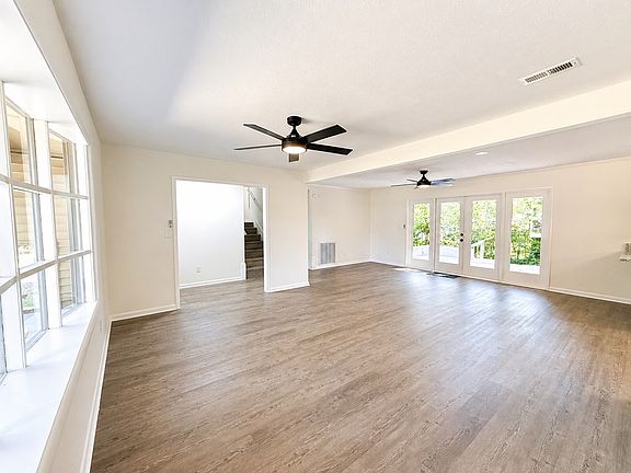 5th image of 1102 Buena Vista Dr