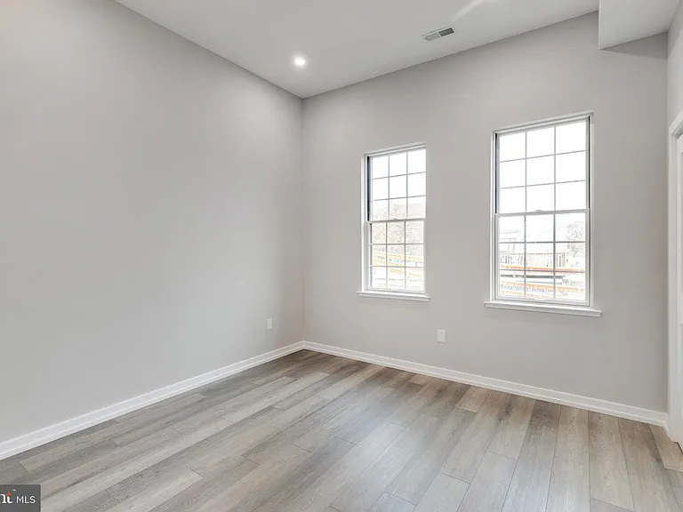 752 S 16th St #4A — Photo 13
